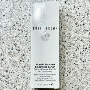 Bobbi Brown Vitamin Enriched Smoothing Serum with Niacinamide